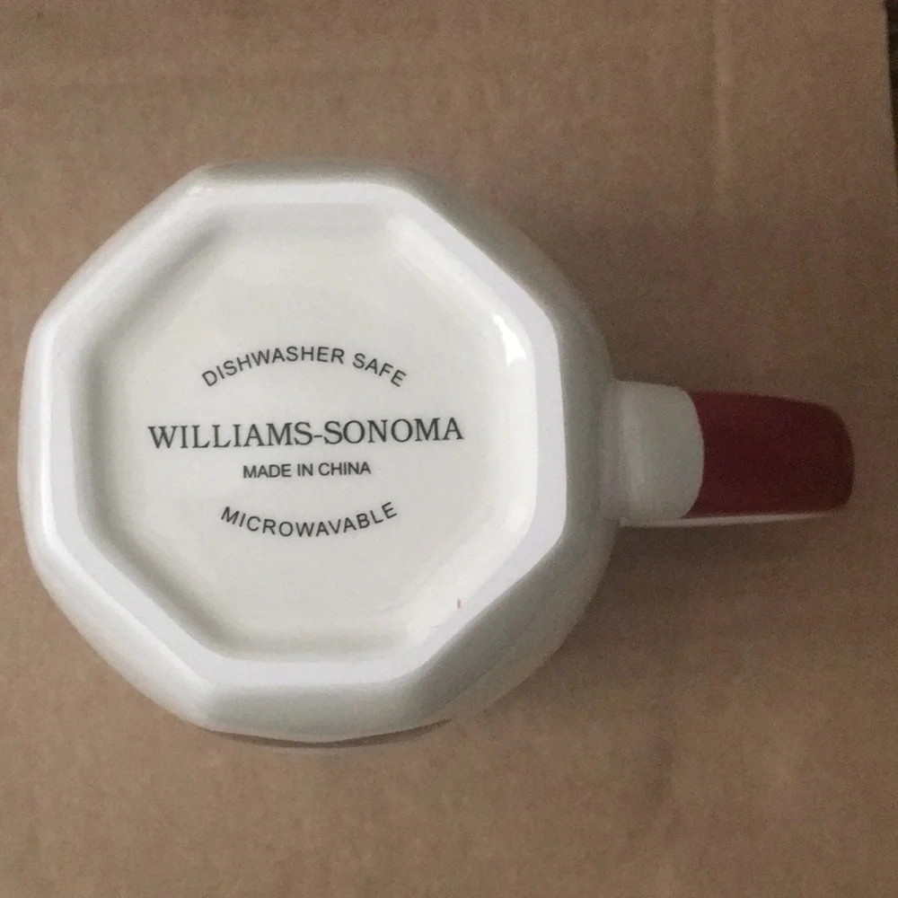 Williams Sonoma Gingerbread Mugs Set